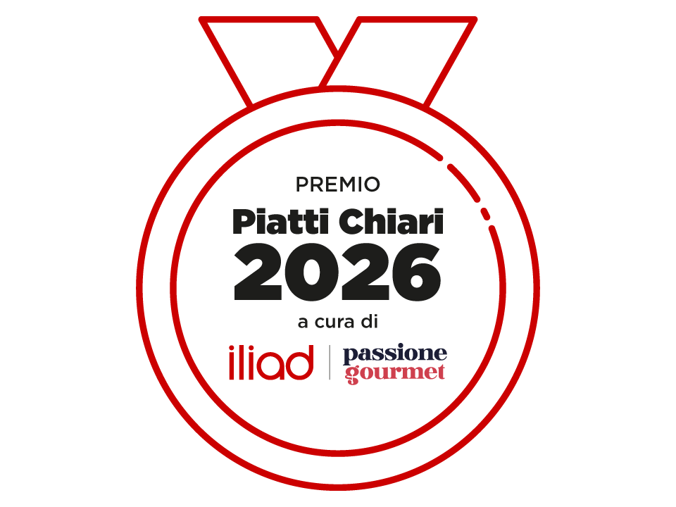 Icona del premio Piatti Chiari accompagnata dai loghi di iliad e Passione Gourmet.